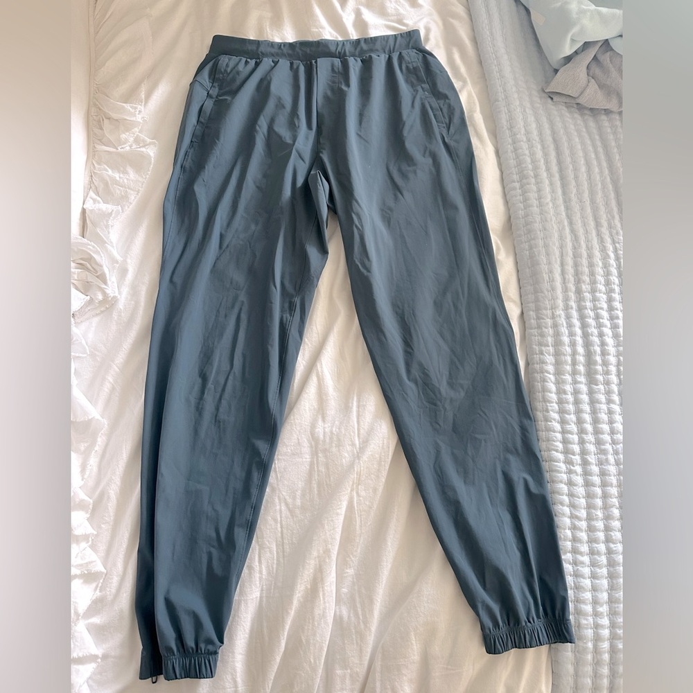 Lululemon men’s joggers